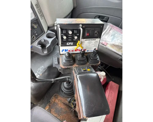 INTERNATIONAL 7600 Complete Vehicle