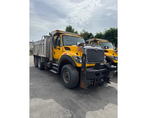 INTERNATIONAL 7600 Complete Vehicle