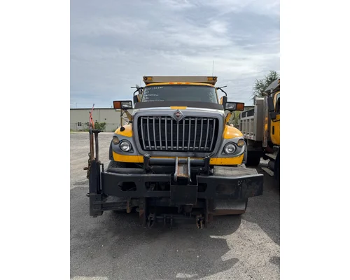 INTERNATIONAL 7600 Complete Vehicle