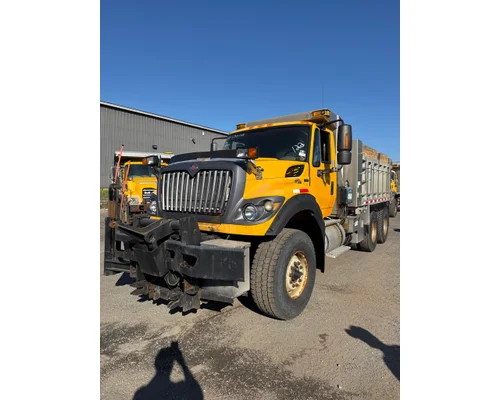 INTERNATIONAL 7600 Complete Vehicle