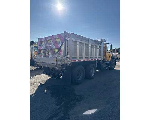 INTERNATIONAL 7600 Complete Vehicle