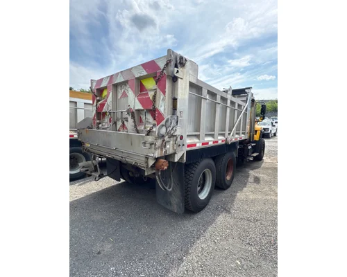 INTERNATIONAL 7600 Complete Vehicle