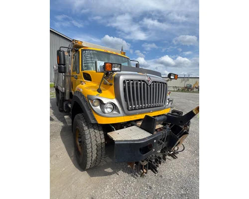 INTERNATIONAL 7600 Complete Vehicle