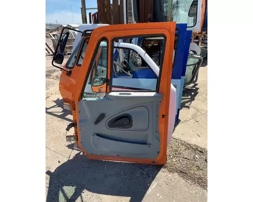 INTERNATIONAL 7600 Door Assembly, Front