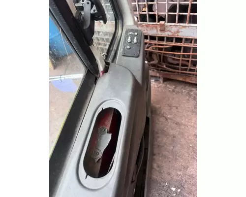 INTERNATIONAL 7600 Door Assembly, Front