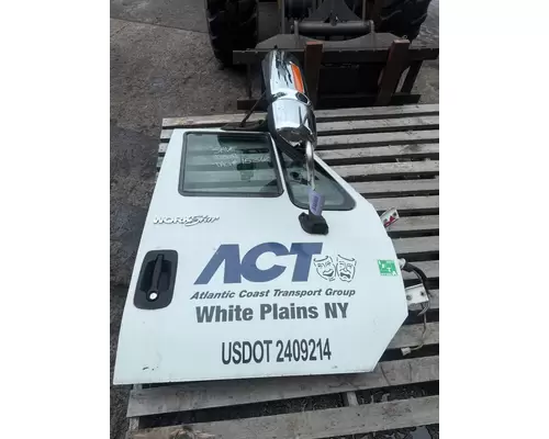 INTERNATIONAL 7600 Door Assembly, Front