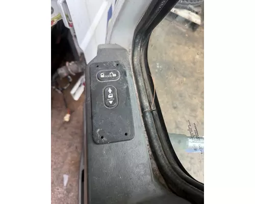 INTERNATIONAL 7600 Door Assembly, Front