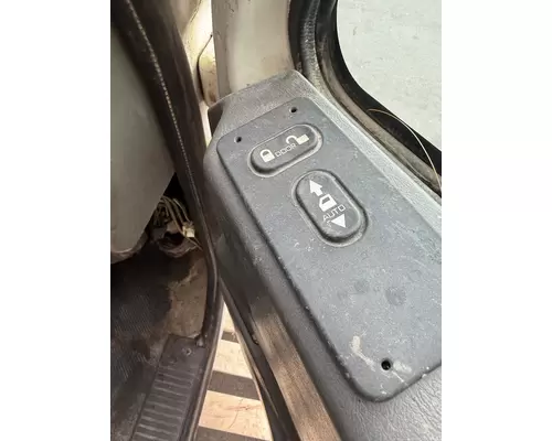 INTERNATIONAL 7600 Door Assembly, Front