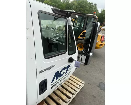 INTERNATIONAL 7600 Door Assembly, Front