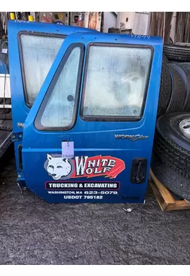 INTERNATIONAL 7600 Door Assembly, Front