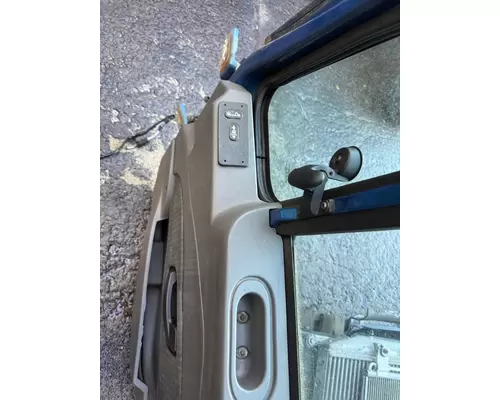 INTERNATIONAL 7600 Door Assembly, Front