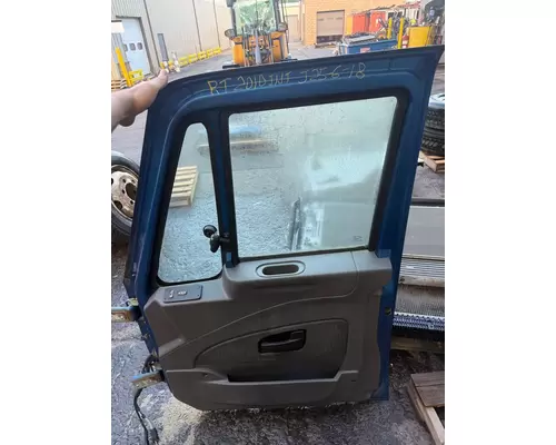 INTERNATIONAL 7600 Door Assembly, Front