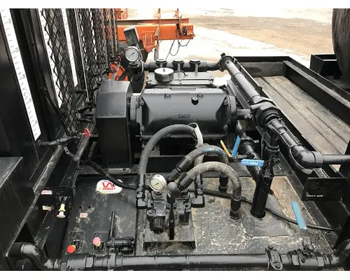 INTERNATIONAL 7600 Equipment (Mounted)