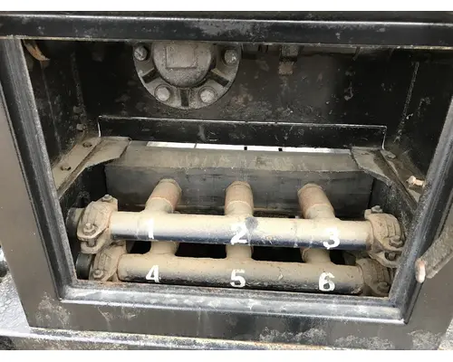 INTERNATIONAL 7600 Equipment (Mounted)