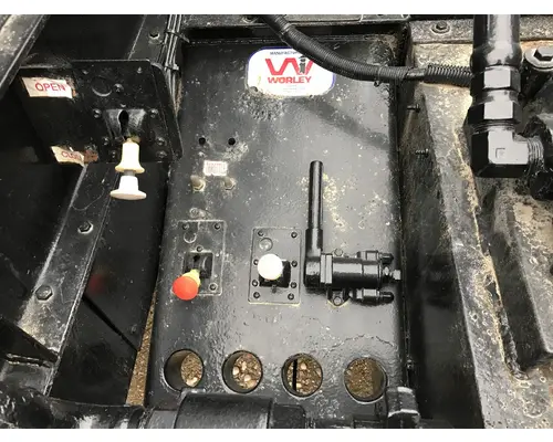 INTERNATIONAL 7600 Equipment (Mounted)