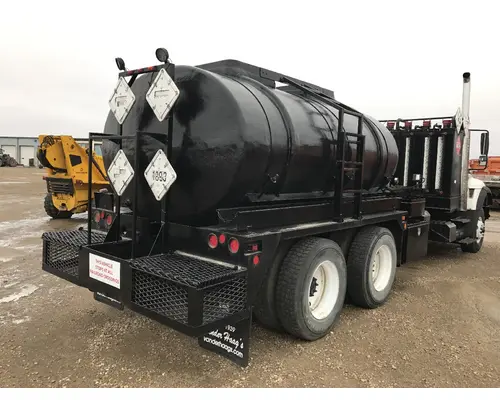 INTERNATIONAL 7600 Equipment (Mounted)