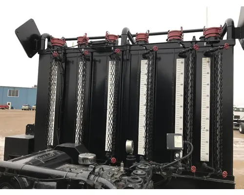 INTERNATIONAL 7600 Equipment (Mounted)