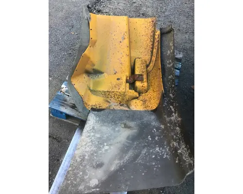 INTERNATIONAL 7600 Fender Extension