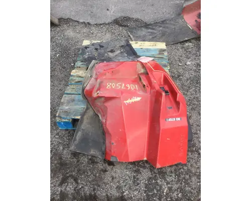 INTERNATIONAL 7600 Fender Extension