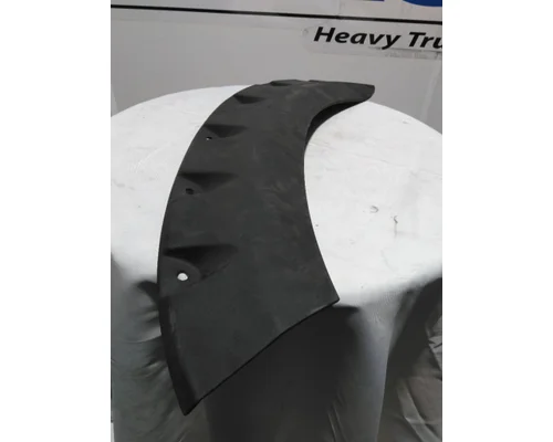 INTERNATIONAL 7600 Fender Extension