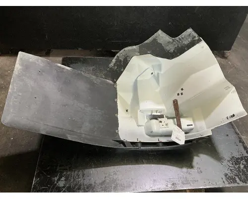 INTERNATIONAL 7600 Fender Extension