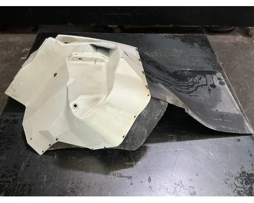 INTERNATIONAL 7600 Fender Extension