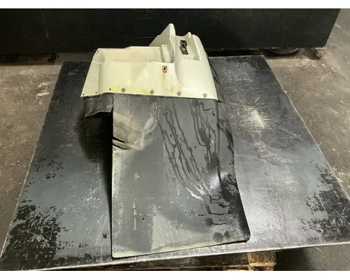 INTERNATIONAL 7600 Fender Extension