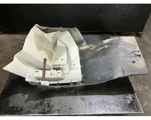 INTERNATIONAL 7600 Fender Extension