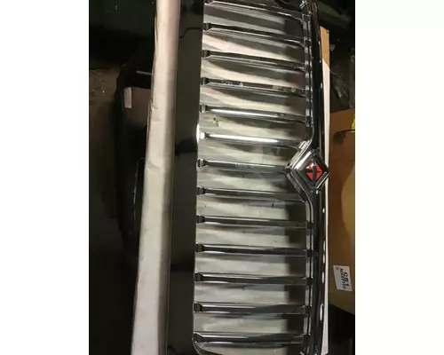 INTERNATIONAL 7600 GRILLE