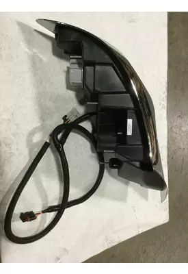 INTERNATIONAL 7600 Headlamp Assembly