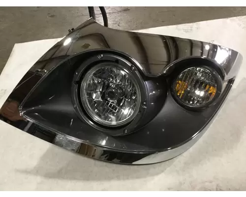 INTERNATIONAL 7600 Headlamp Assembly