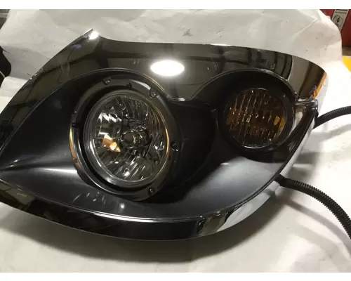 INTERNATIONAL 7600 Headlamp Assembly