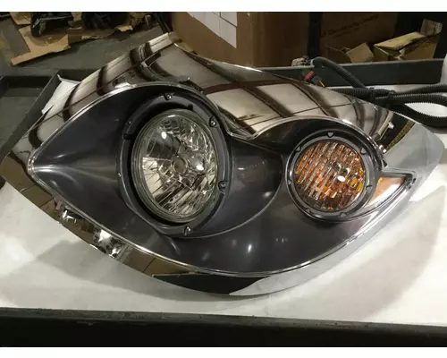 INTERNATIONAL 7600 Headlamp Assembly