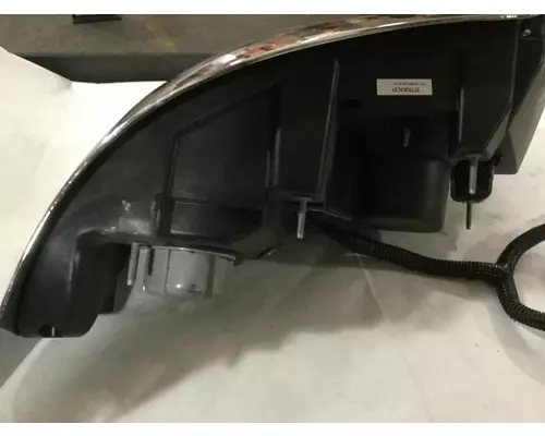 INTERNATIONAL 7600 Headlamp Assembly