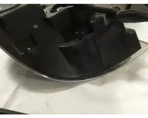 INTERNATIONAL 7600 Headlamp Assembly