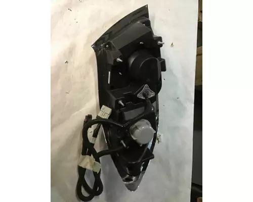 INTERNATIONAL 7600 Headlamp Assembly