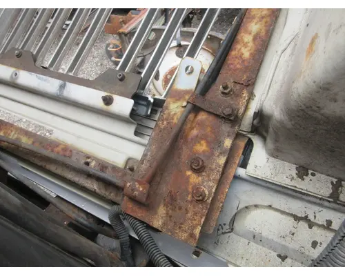 INTERNATIONAL 7600 Hood