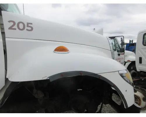 INTERNATIONAL 7600 Hood