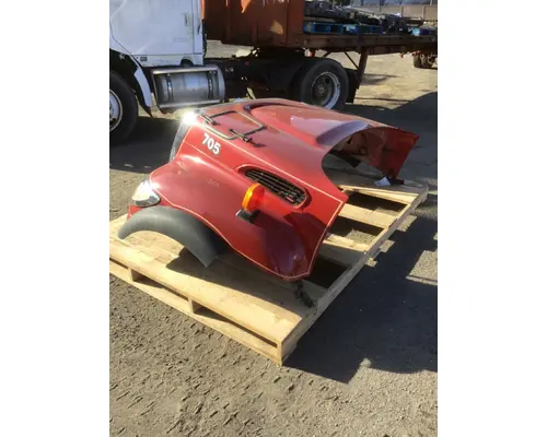 INTERNATIONAL 7600 Hood