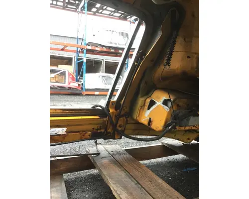 INTERNATIONAL 7600 Hood