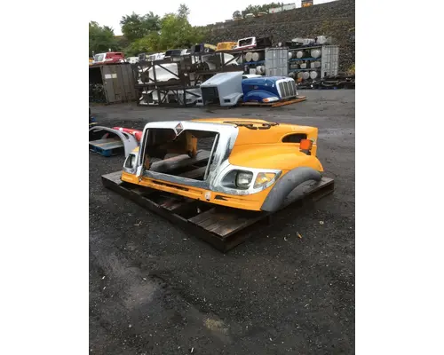 INTERNATIONAL 7600 Hood