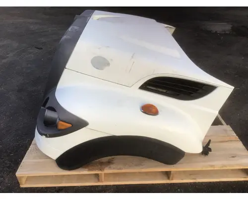 INTERNATIONAL 7600 Hood