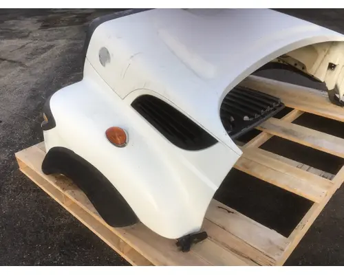 INTERNATIONAL 7600 Hood