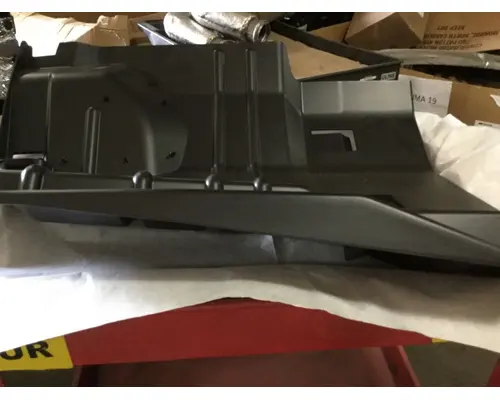 INTERNATIONAL 7600 Inner Fender