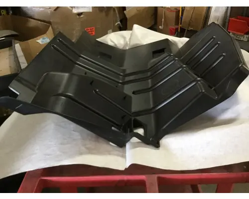 INTERNATIONAL 7600 Inner Fender