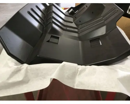 INTERNATIONAL 7600 Inner Fender