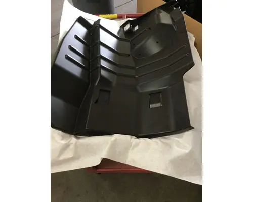 INTERNATIONAL 7600 Inner Fender