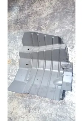 INTERNATIONAL 7600 Inner Fender