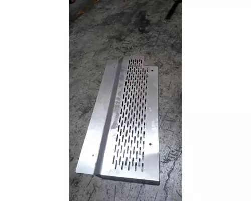 INTERNATIONAL 7600 Muffler Shield