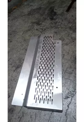 INTERNATIONAL 7600 Muffler Shield